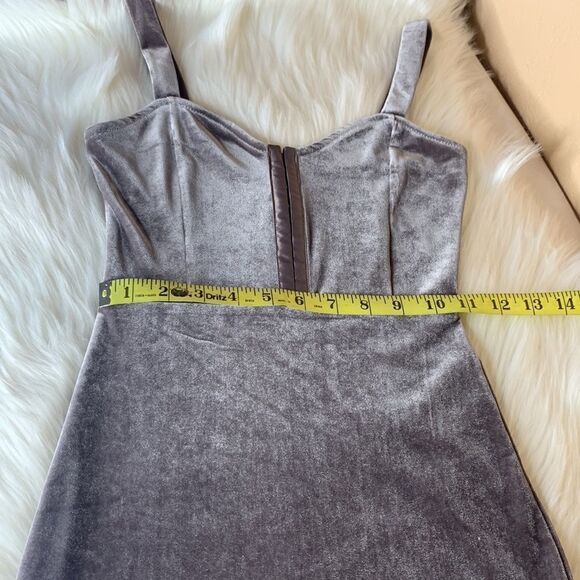 H&M Divided Velvet Bodycon Dress Size 2 - Picture 9 of 14